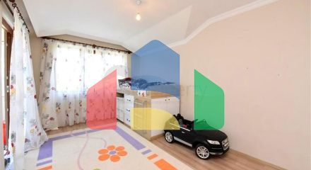 Пентхаус 4 + 1 з окремою кухнею в районі Оба