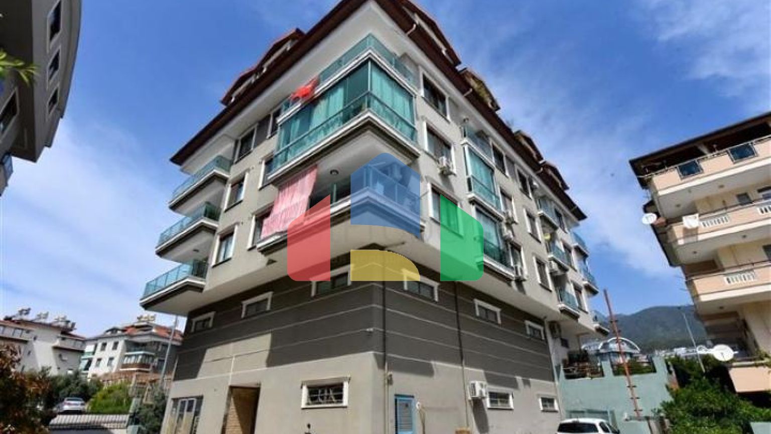 Пентхаус 4 + 1 з окремою кухнею в районі Оба