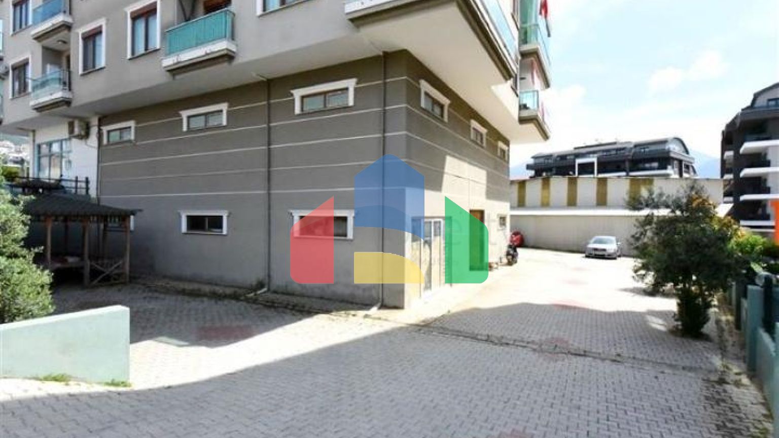 Пентхаус 4 + 1 з окремою кухнею в районі Оба