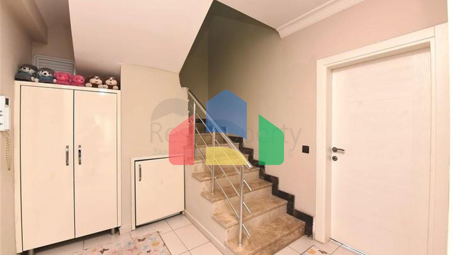 Пентхаус 4 + 1 з окремою кухнею в районі Оба