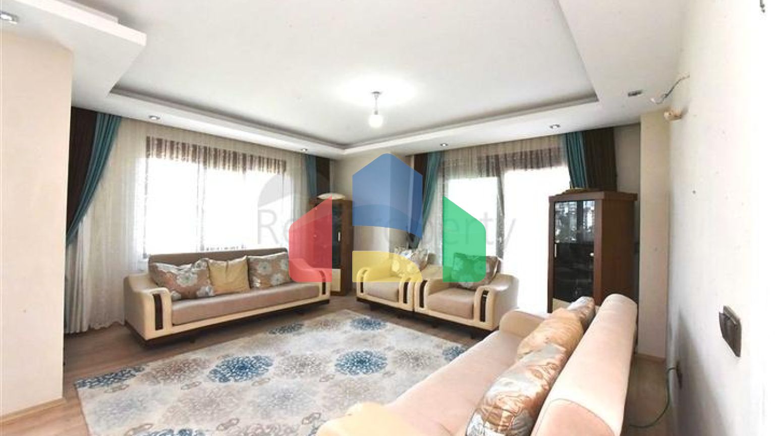 Пентхаус 4 + 1 з окремою кухнею в районі Оба