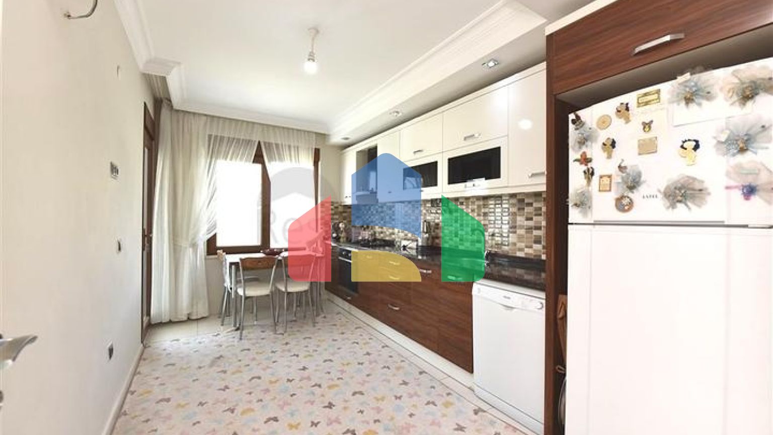 Пентхаус 4 + 1 з окремою кухнею в районі Оба