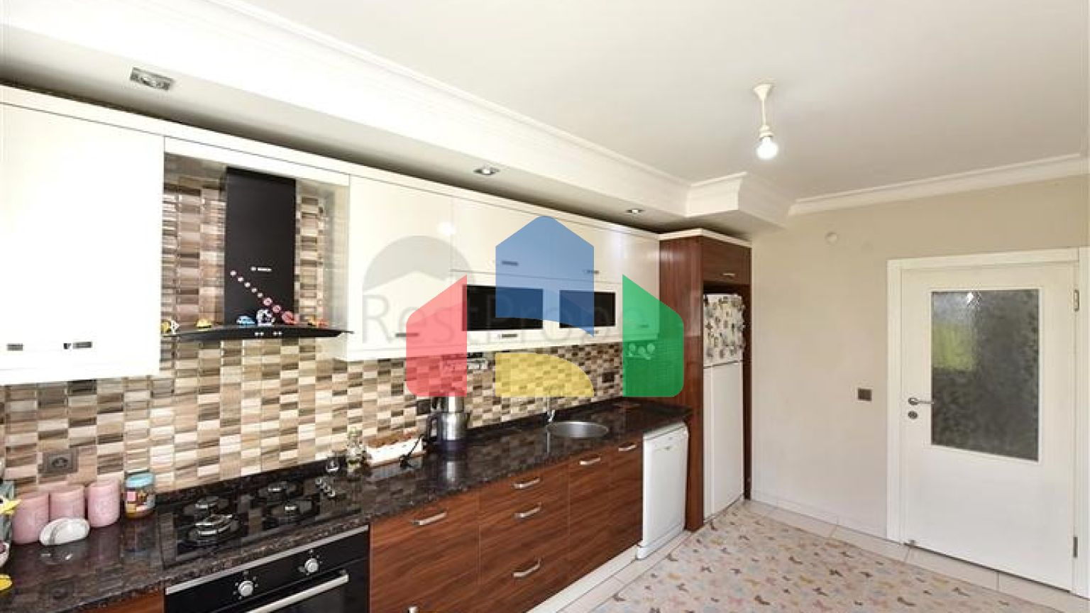 Пентхаус 4 + 1 з окремою кухнею в районі Оба