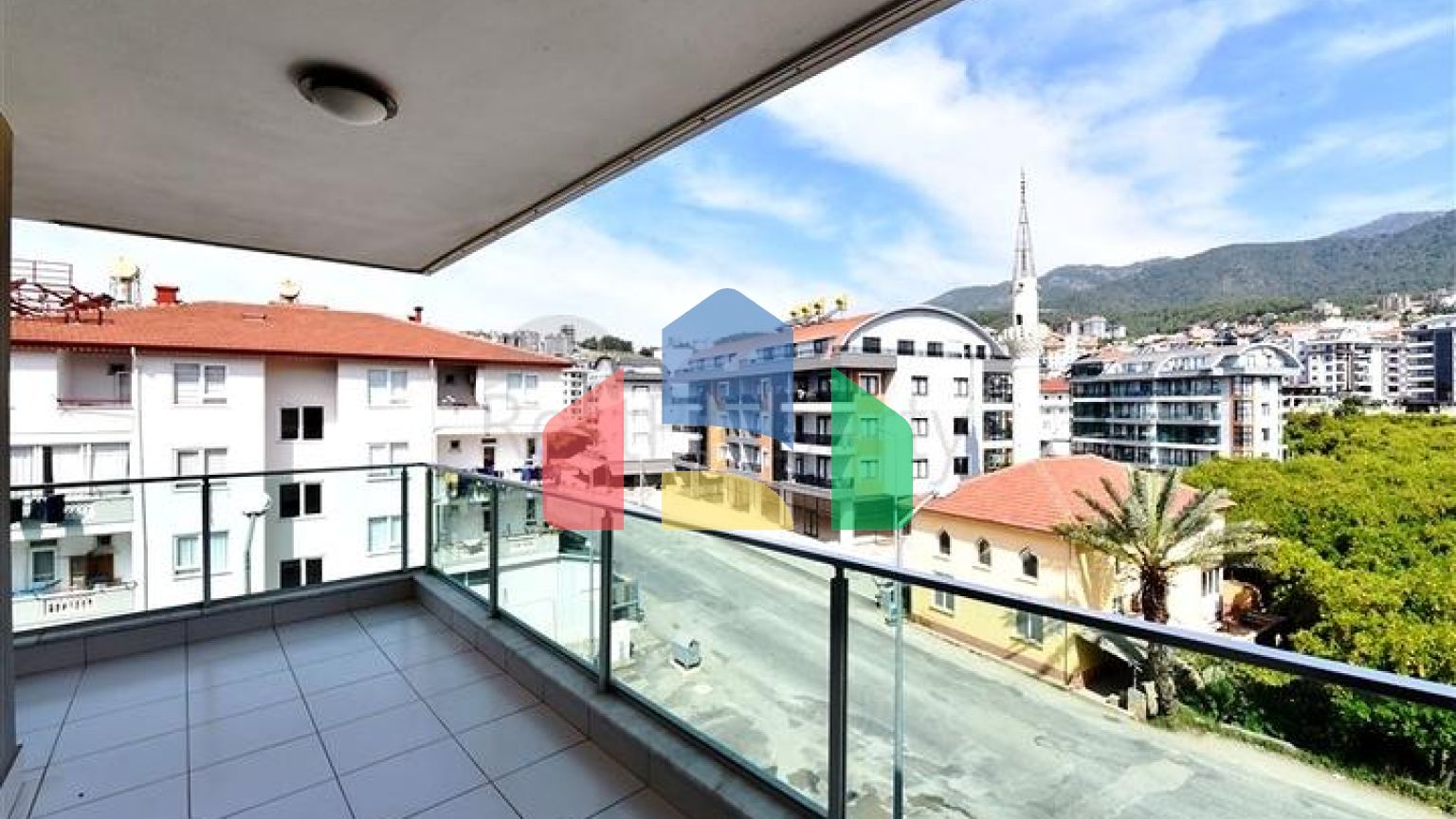 Пентхаус 4 + 1 з окремою кухнею в районі Оба