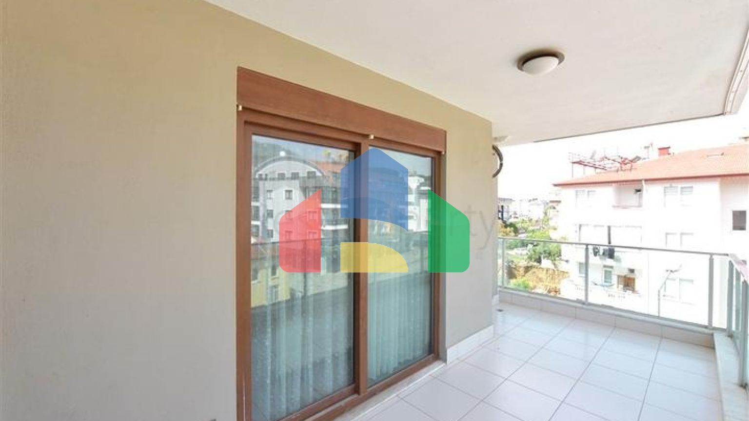 Пентхаус 4 + 1 з окремою кухнею в районі Оба