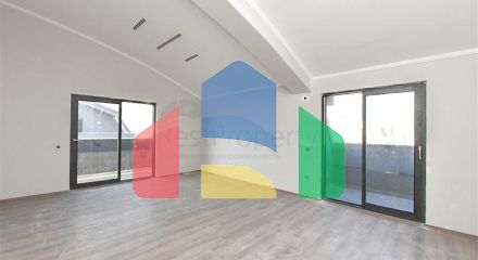 Большой пентхаус 4+1 в районе Оба