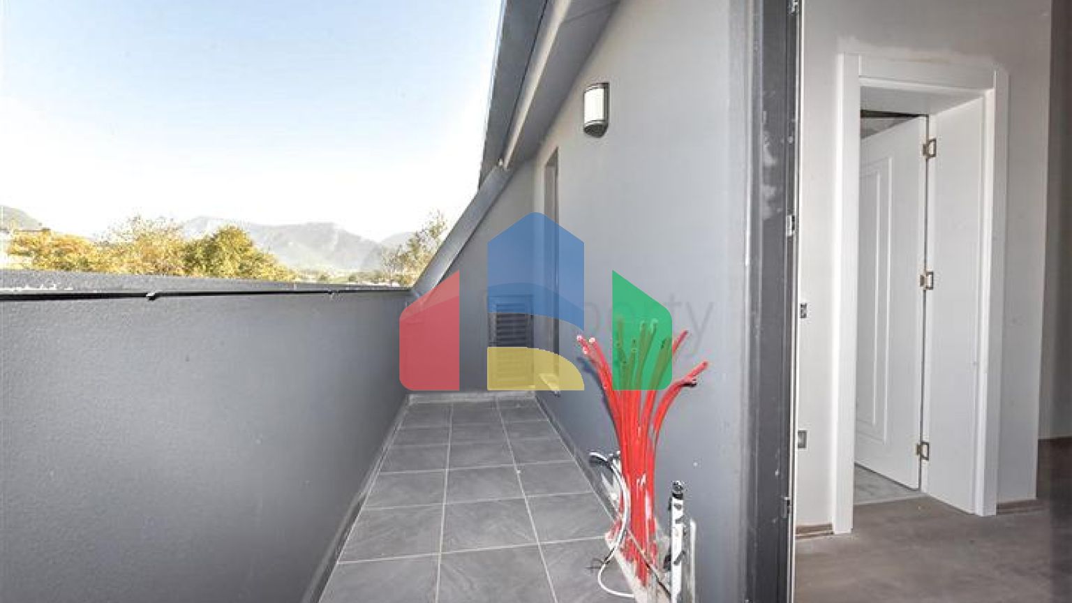 Большой пентхаус 4+1 в районе Оба