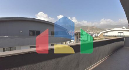 Большой пентхаус 4+1 в районе Оба