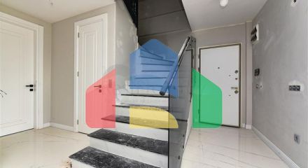 Большой пентхаус 4+1 в районе Оба