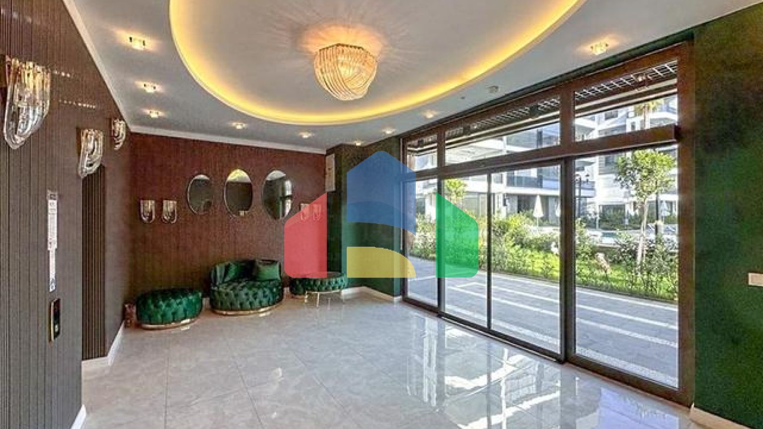 Большой пентхаус 4+1 в районе Оба