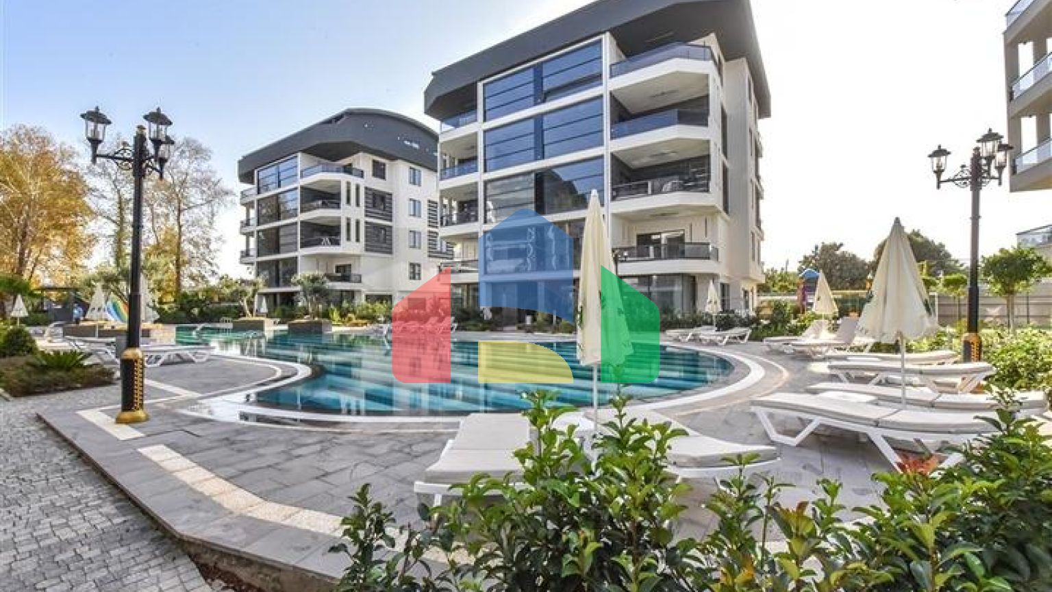 Большой пентхаус 4+1 в районе Оба