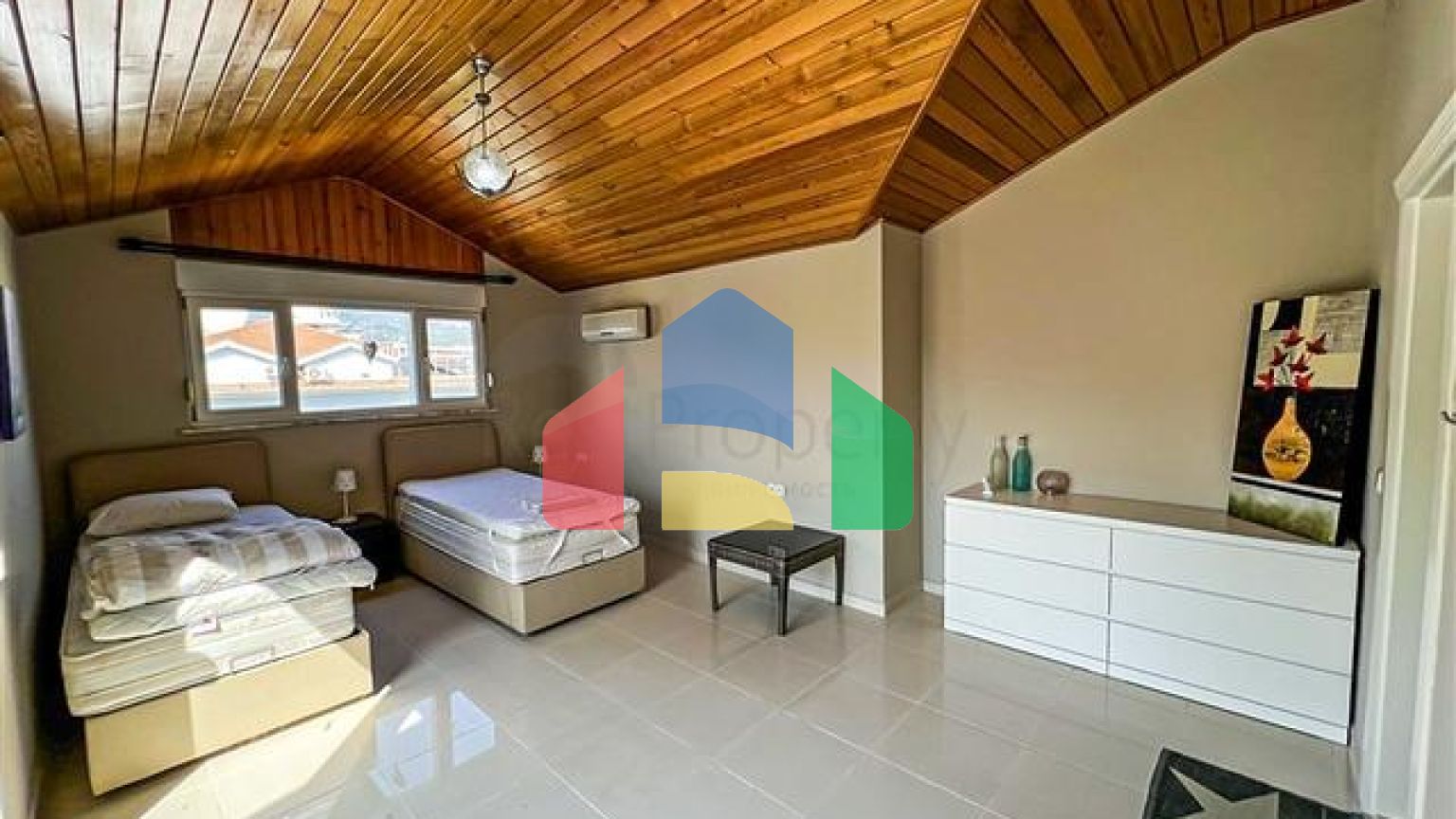 Пентхаус плануванням 3 + 1 в районі Оба