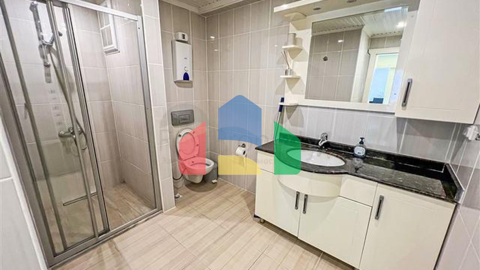 Пентхаус плануванням 3 + 1 в районі Оба