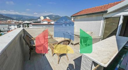 Пентхаус плануванням 3 + 1 в районі Оба