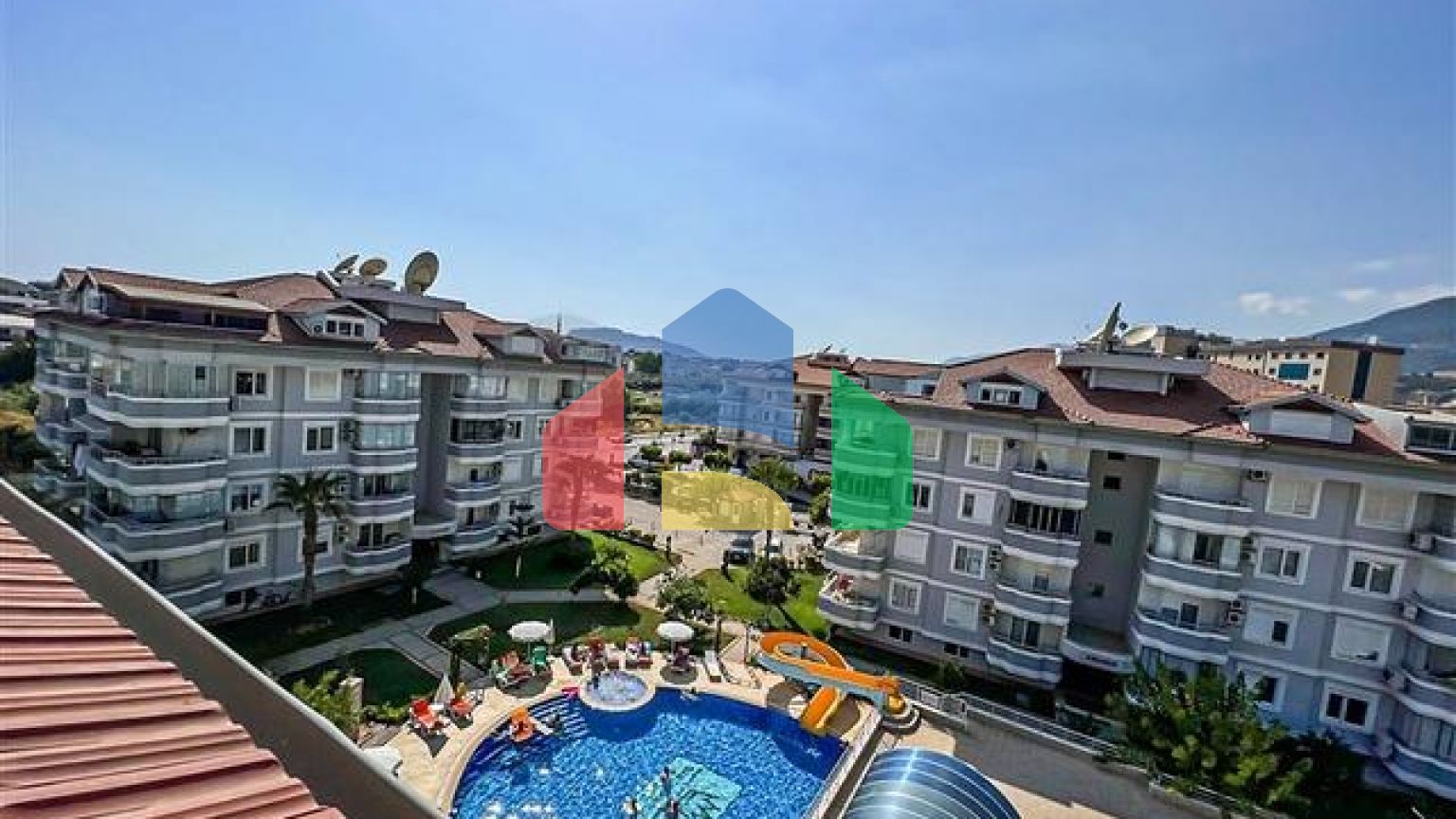 Пентхаус плануванням 3 + 1 в районі Оба