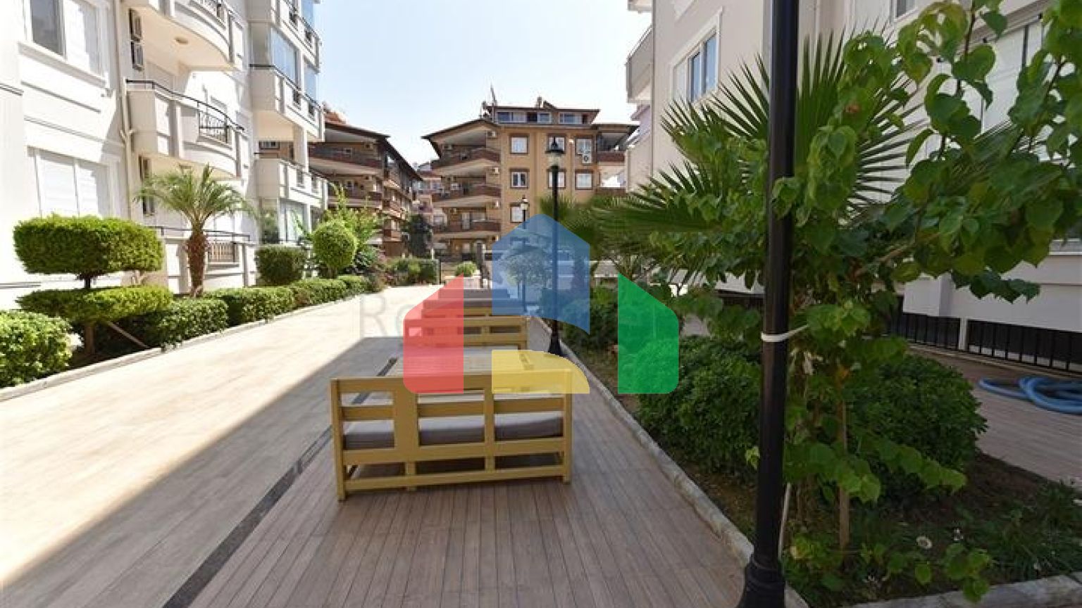 Простора квартира 2+1 всього в 150 м від моря в районі Оба