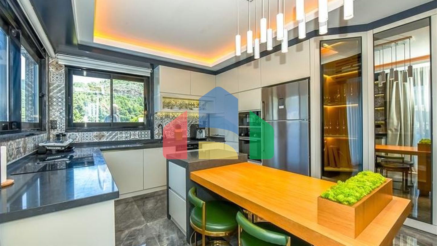 Розкішна вілла з панорамним видом на море-ідеальне поєднання затишку, стилю і самоти