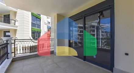 Простора квартира 4 + 1 у відмінній локації в Оба