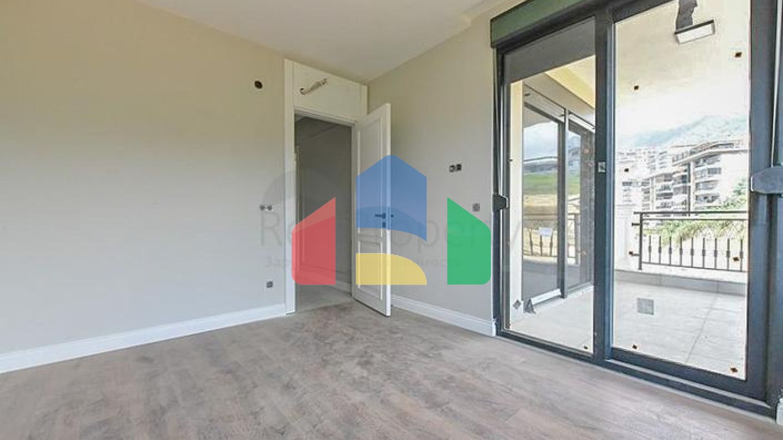 Просторная квартира 4+1 в отличной локации в Оба