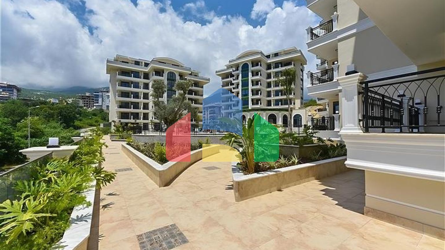 Просторная квартира 4+1 в отличной локации в Оба