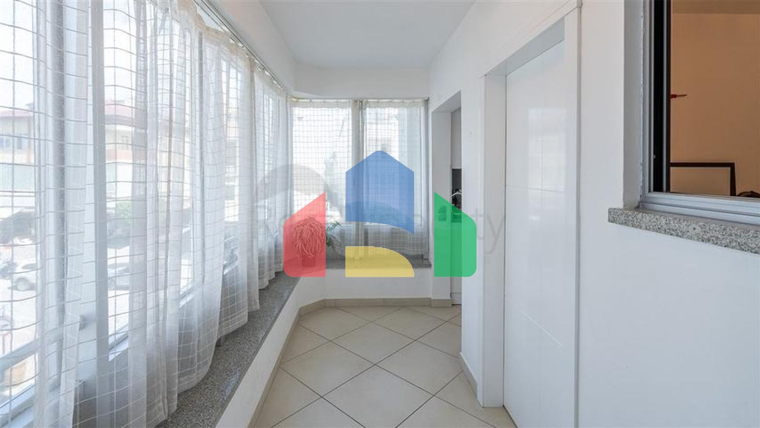 Меблированная квартира в 50 метрах от пляжа в самом центре Оба