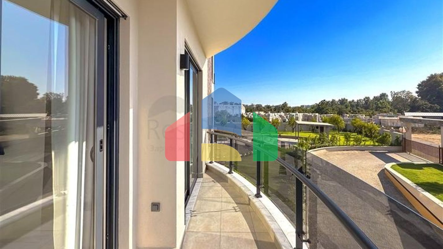 Современная квартира 1+1  в районе Оба