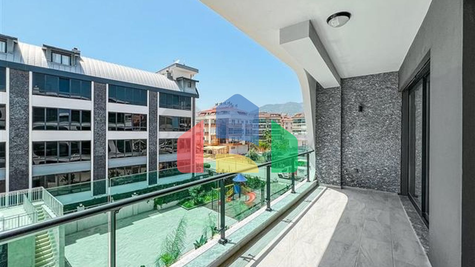 Квартира 1+1 в районе Оба