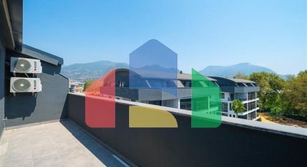 Трехкомнатный пентхаус с дизайнерским ремонтом