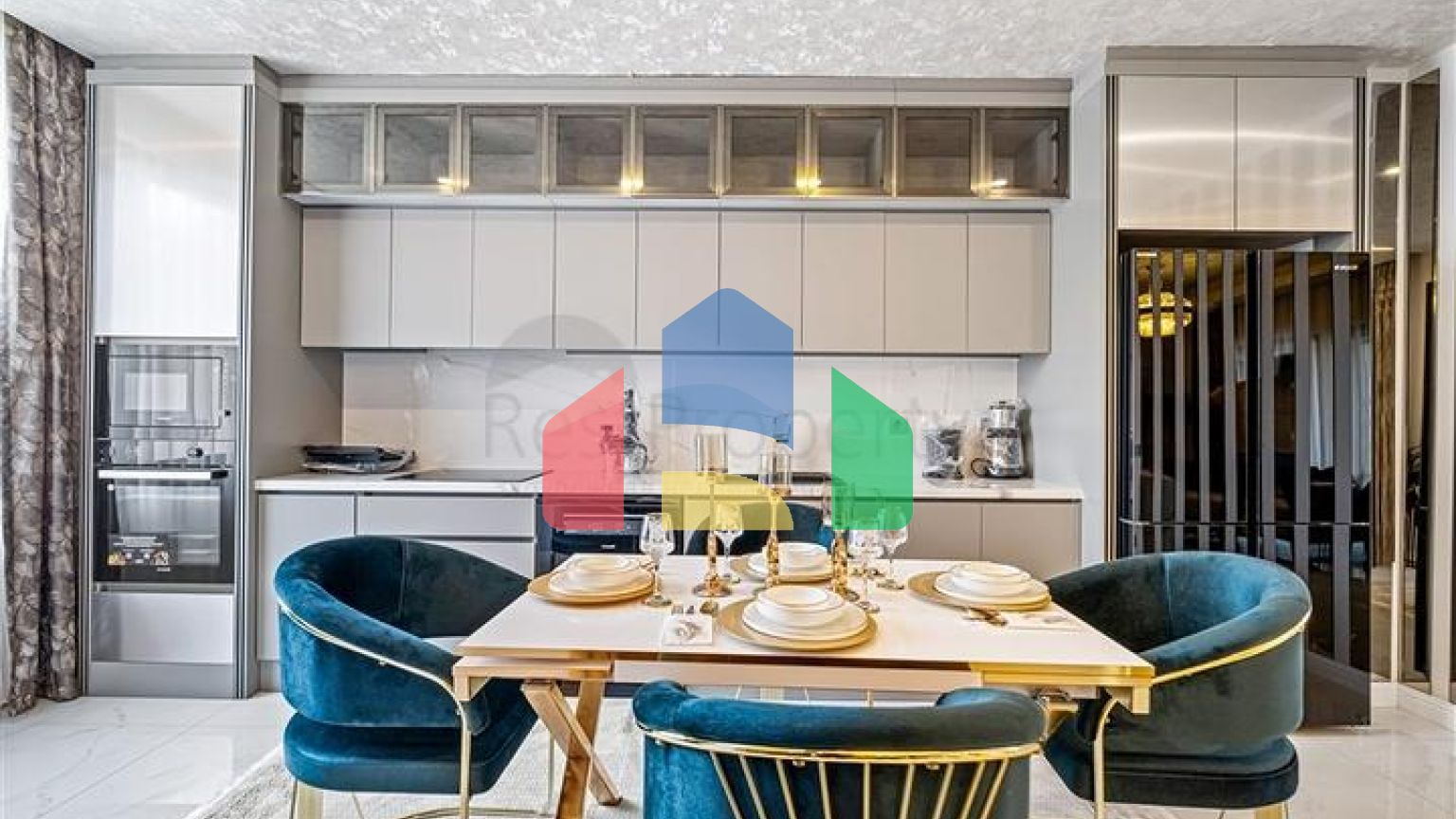 Трикімнатний пентхаус з дизайнерським ремонтом