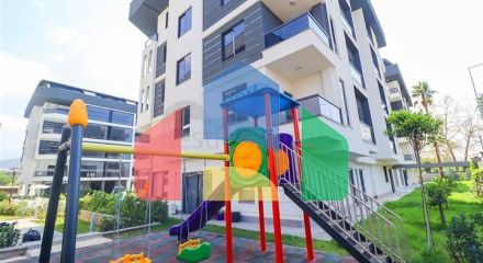 Трикімнатний пентхаус з дизайнерським ремонтом