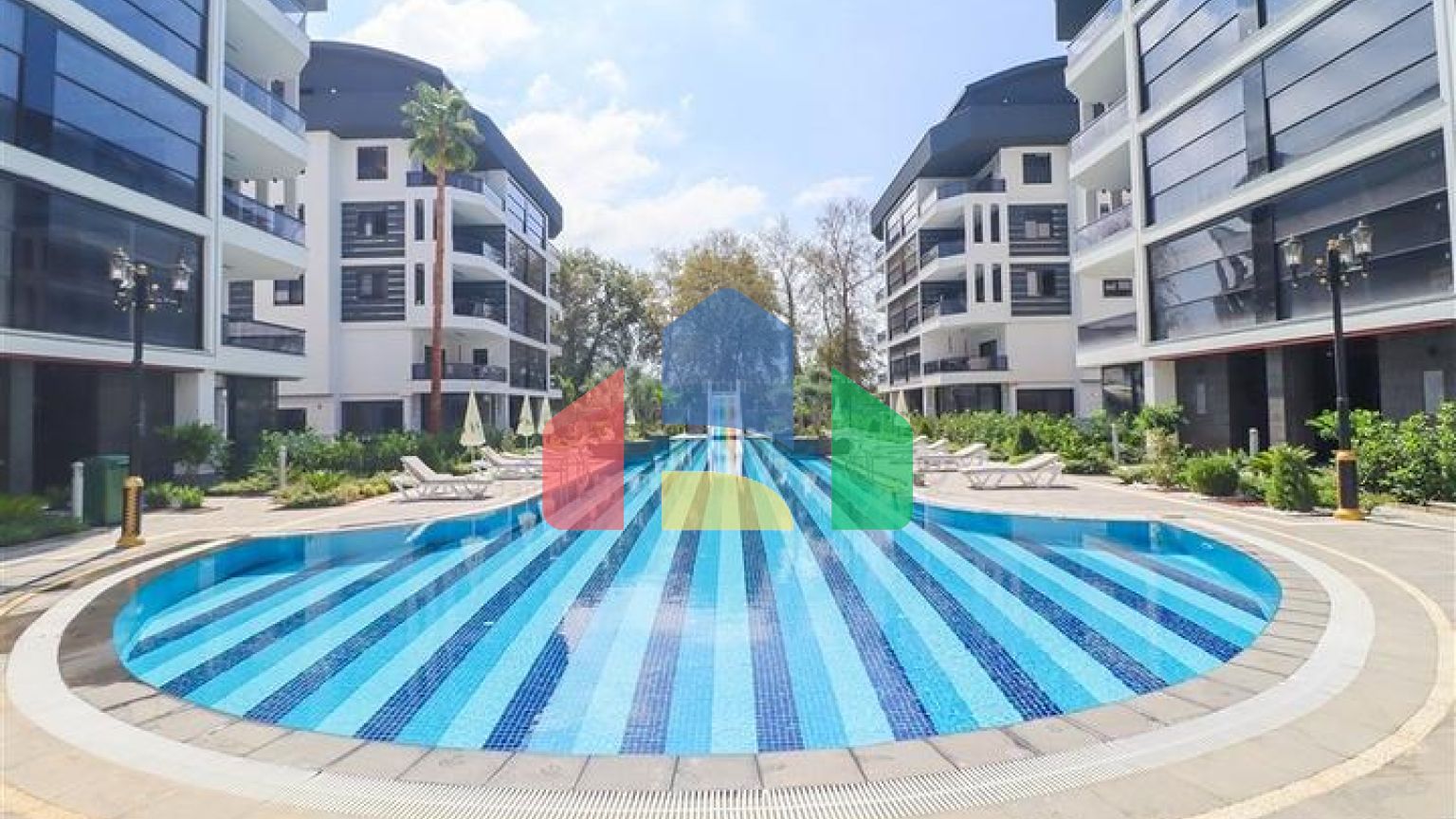 Трикімнатний пентхаус з дизайнерським ремонтом