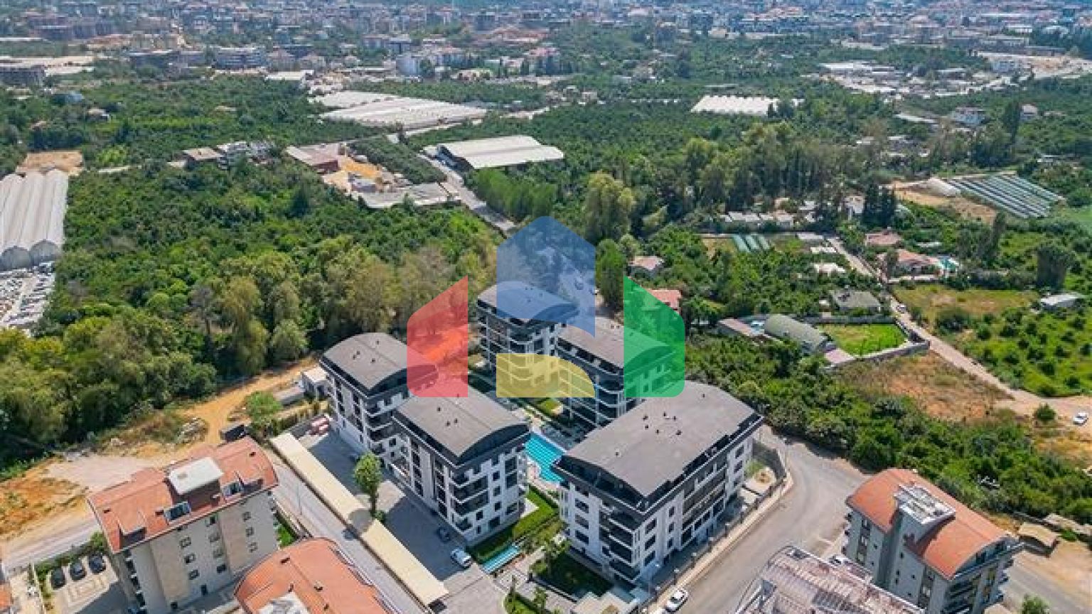 Трикімнатний пентхаус з дизайнерським ремонтом