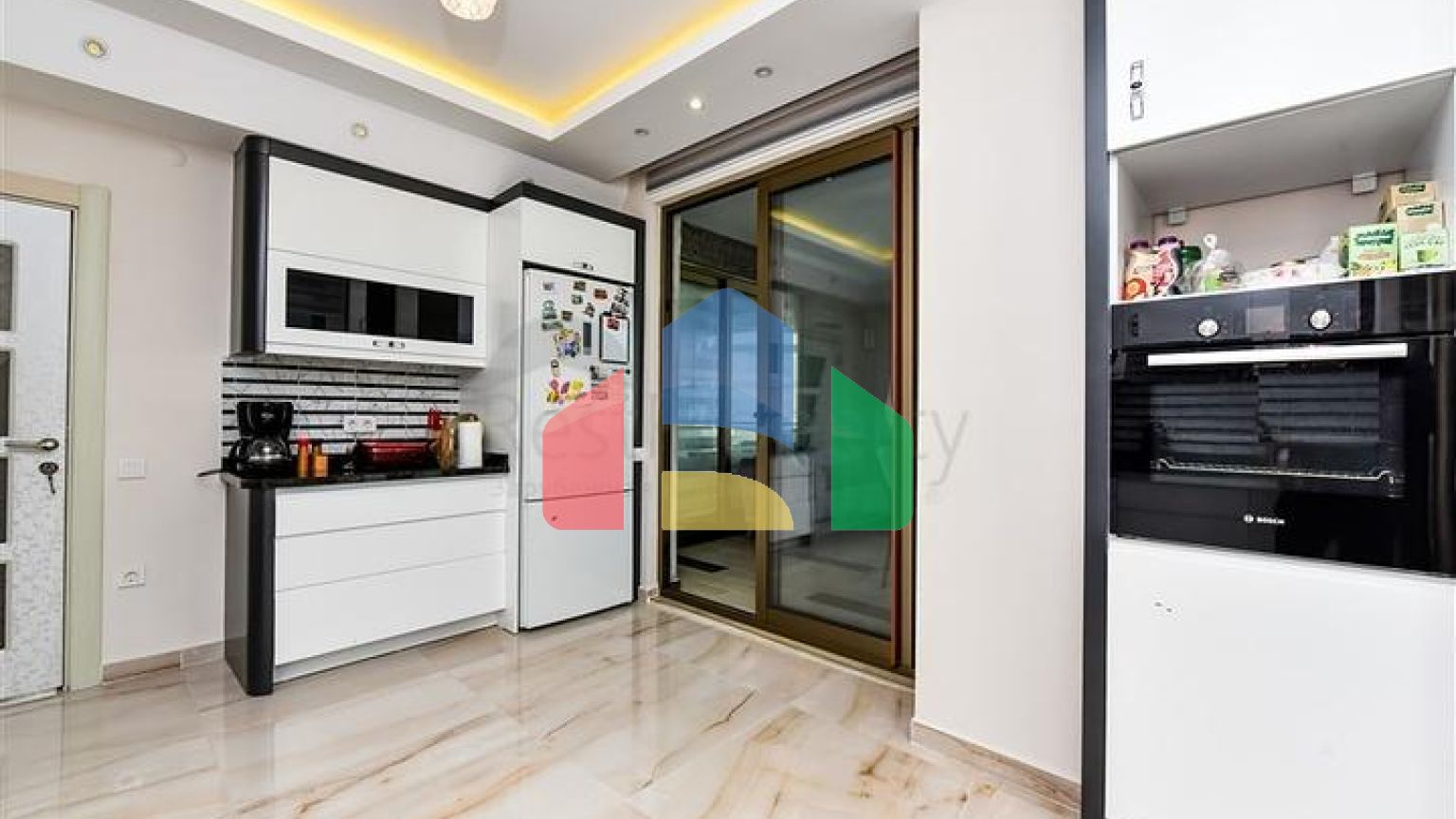 Апартаменти 3 + 1 в районі Оба