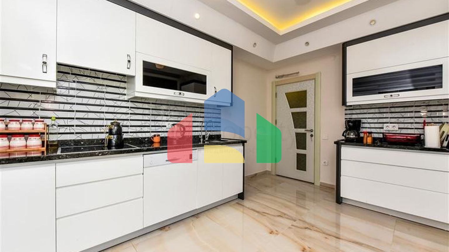 Апартаменти 3 + 1 в районі Оба