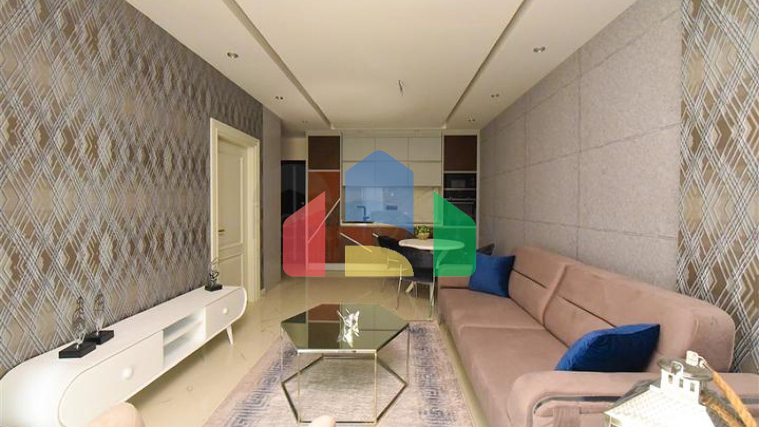 Меблированные апартаменты в 20 м от моря планировкой 1+1 в районе Оба