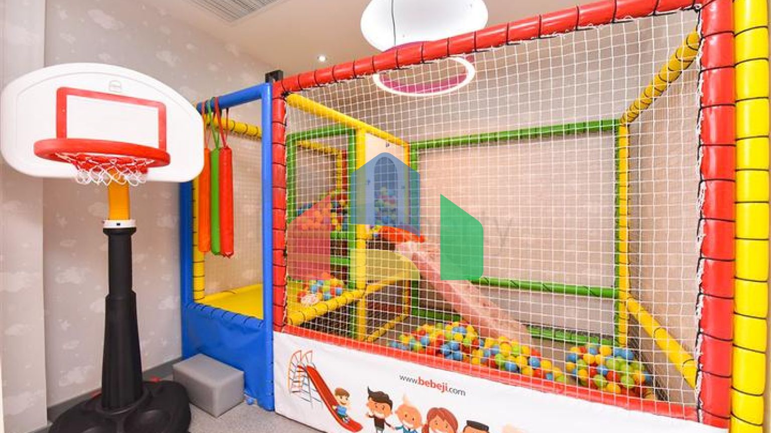 Меблированные апартаменты в 20 м от моря планировкой 1+1 в районе Оба