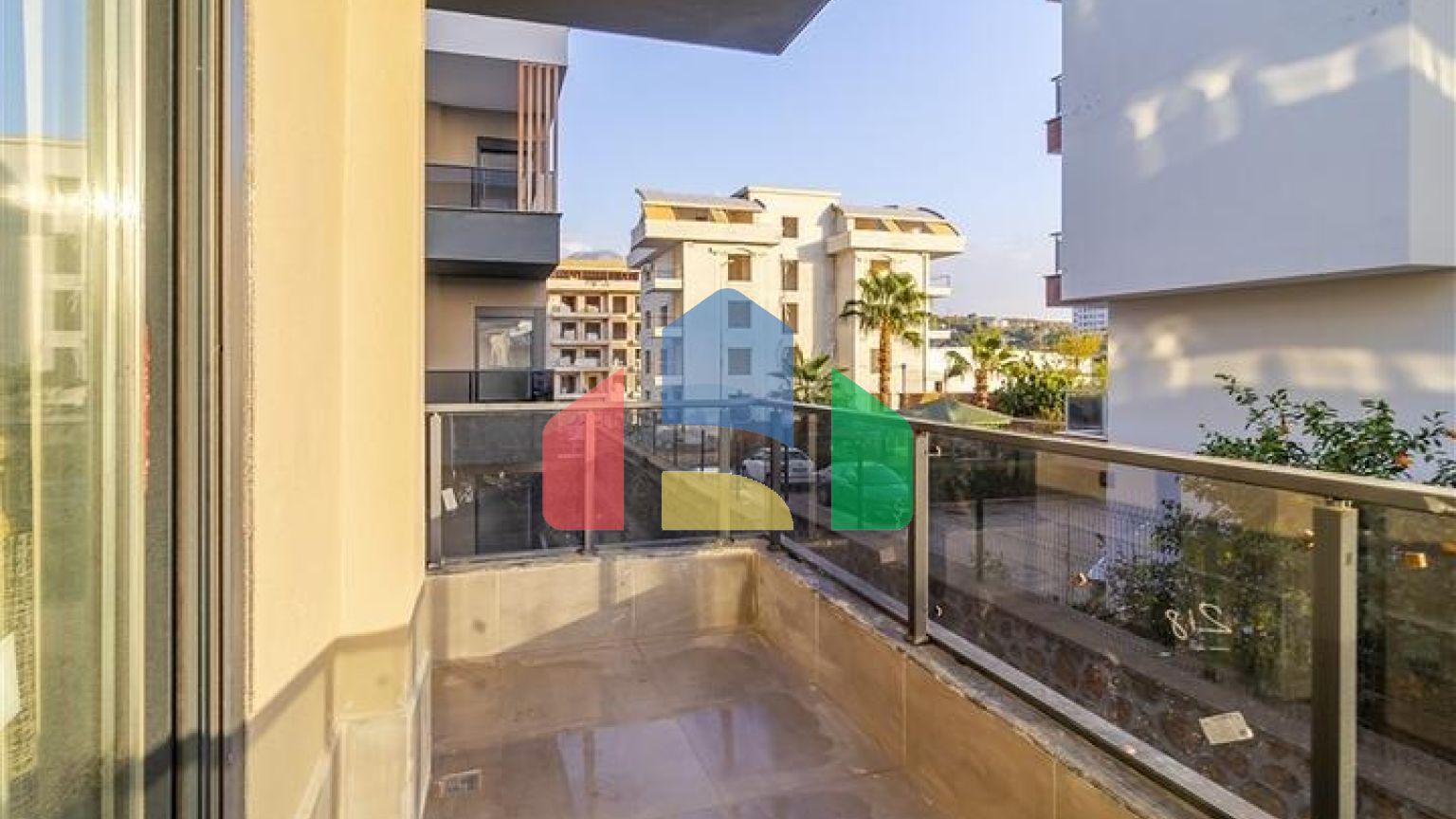 Квартира планировкой 1+1 в современном комплексе в районе Оба