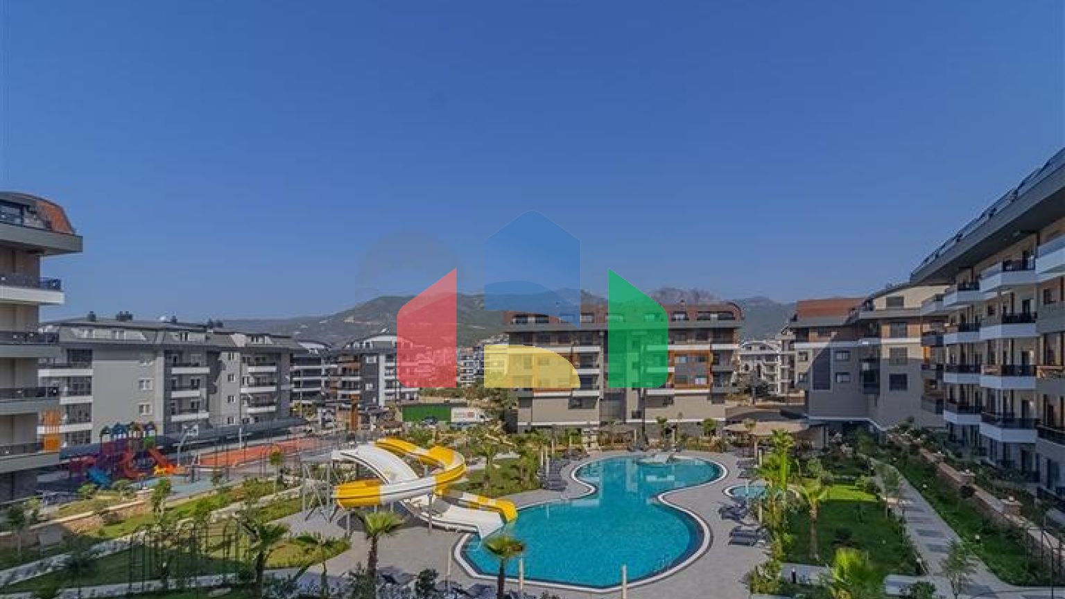 Квартира планировкой 1+1 в современном комплексе в районе Оба