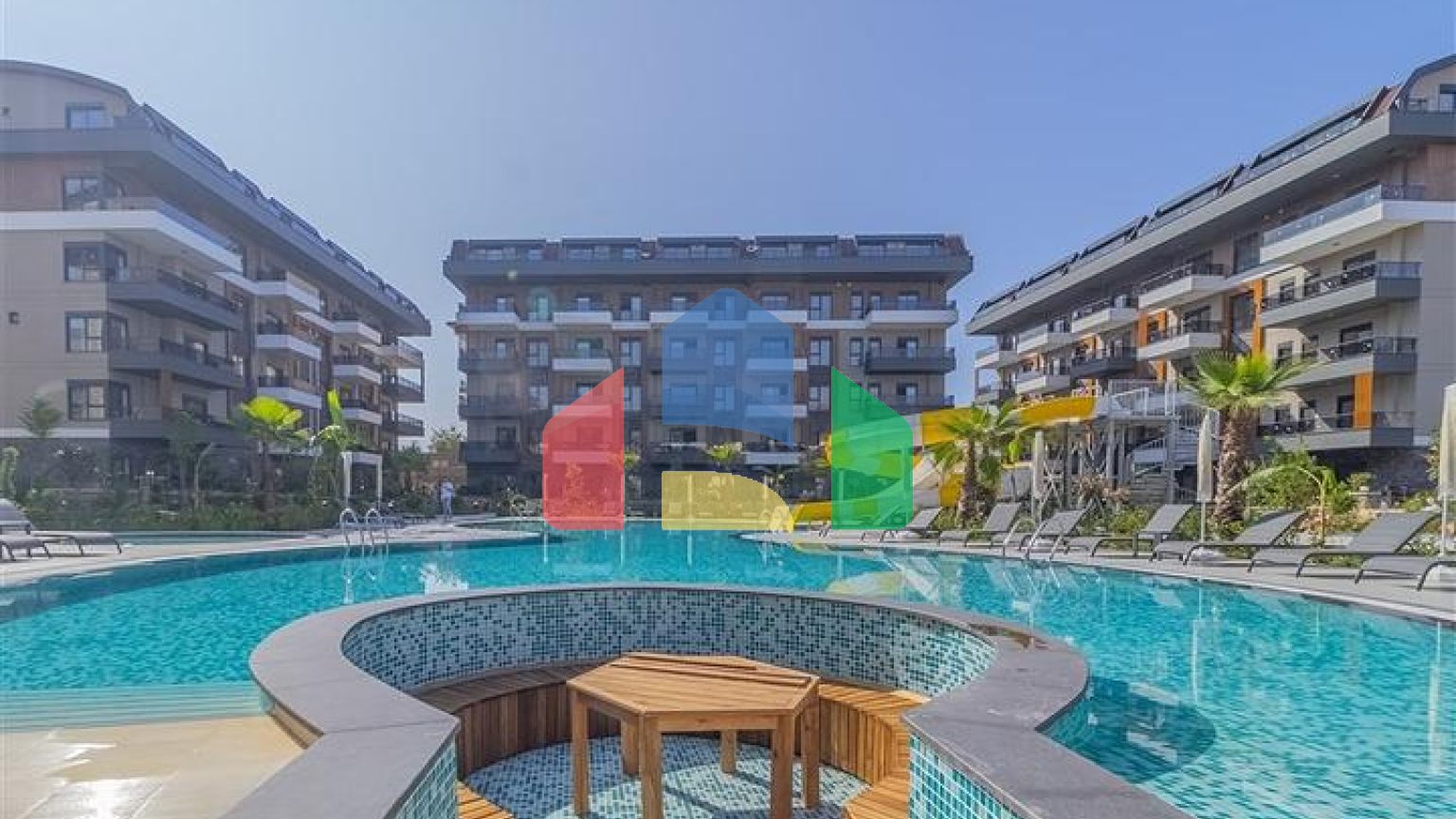 Квартира планировкой 1+1 в современном комплексе в районе Оба