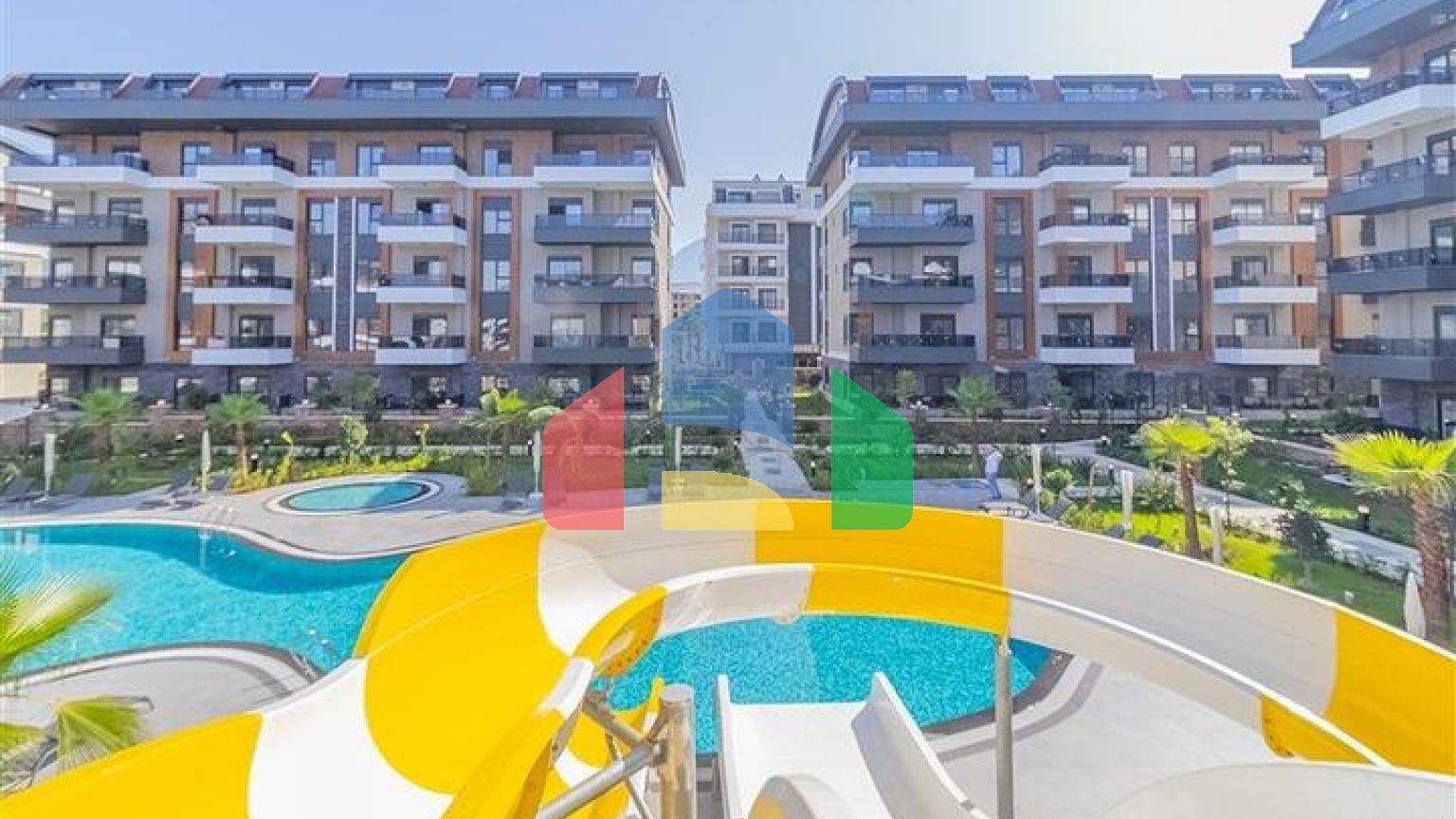 Квартира планировкой 1+1 в современном комплексе в районе Оба