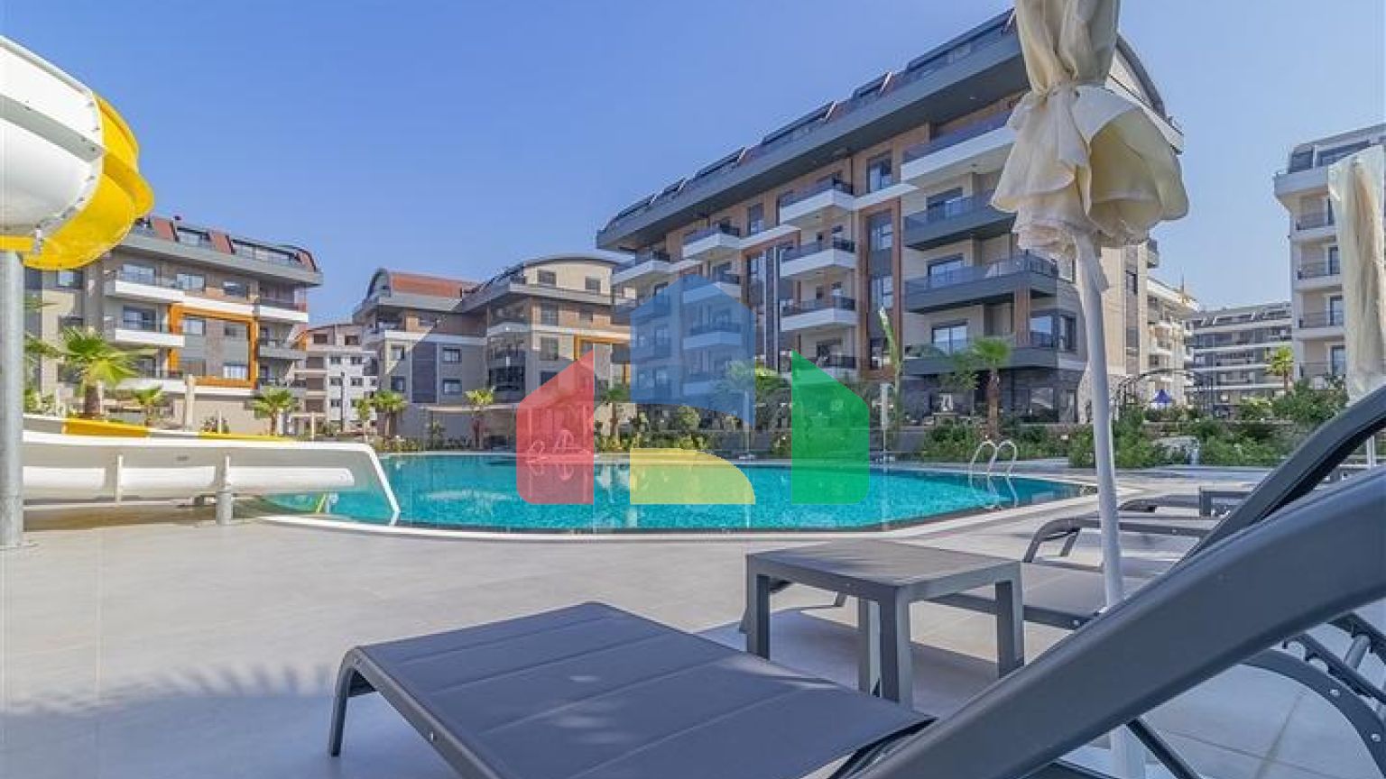 Квартира планировкой 1+1 в современном комплексе в районе Оба