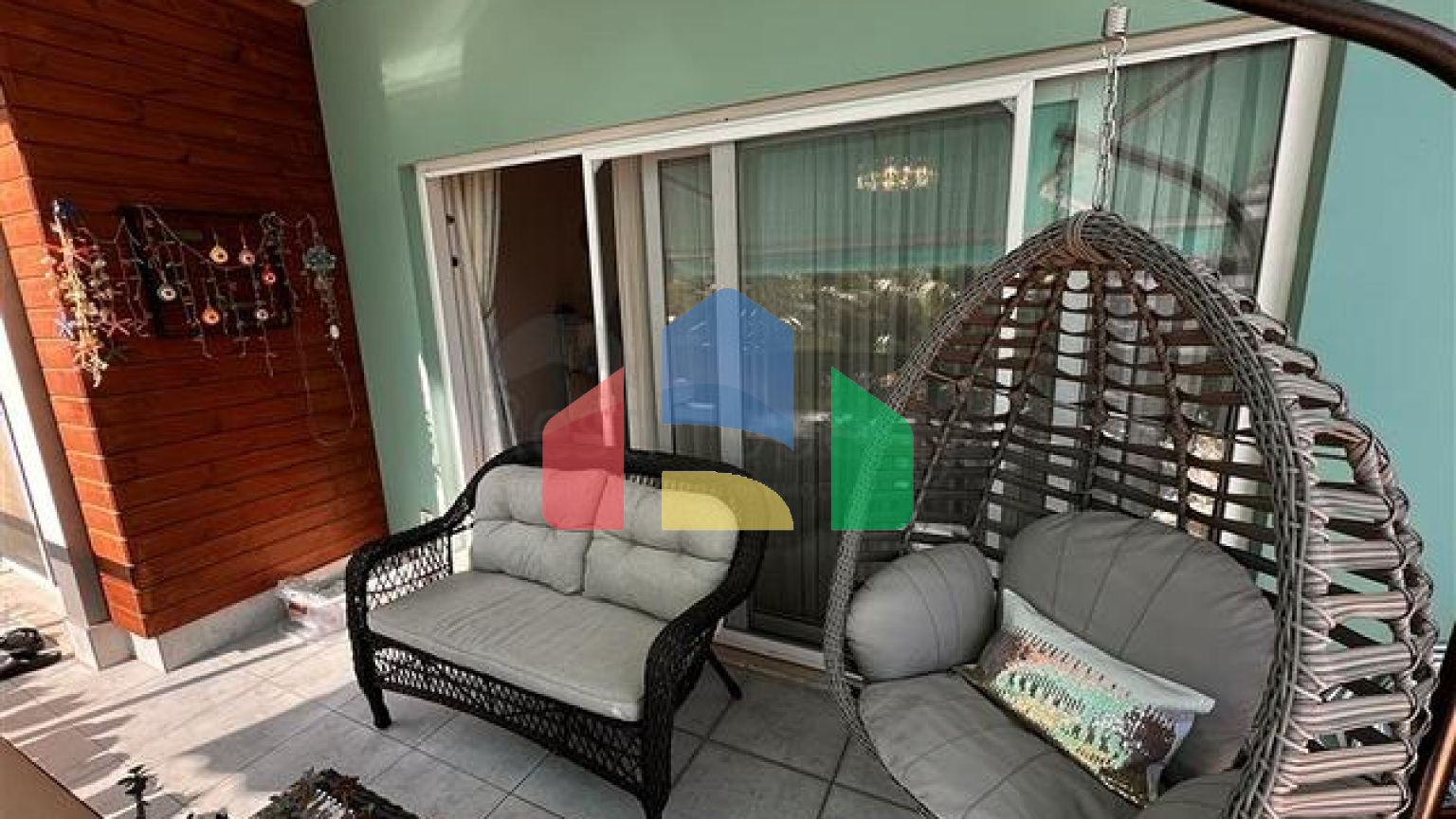 Простора мебльована квартира для життя в центрі Оба