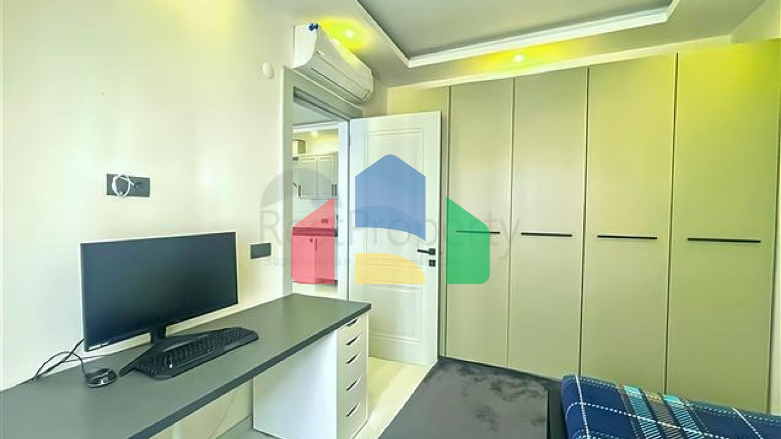 Квартира плануванням 1+1 в сучасному комплексі в районі Оба