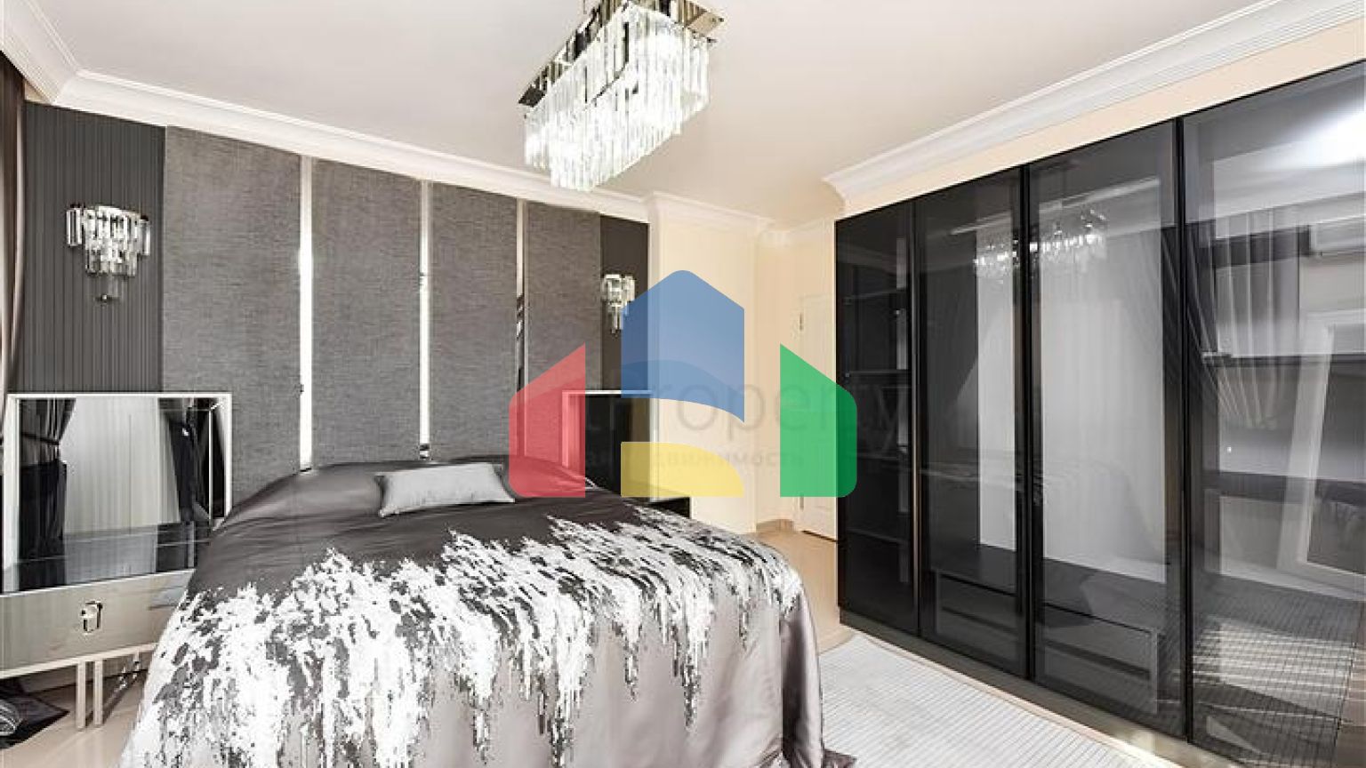 Простора квартира біля моря плануванням 2 + 1 в центральному районі Оба