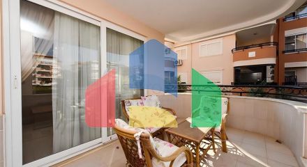 Простора квартира біля моря плануванням 2 + 1 в центральному районі Оба