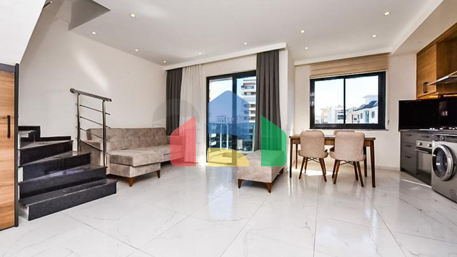 Пентхаус 2 + 1 в районі Оба