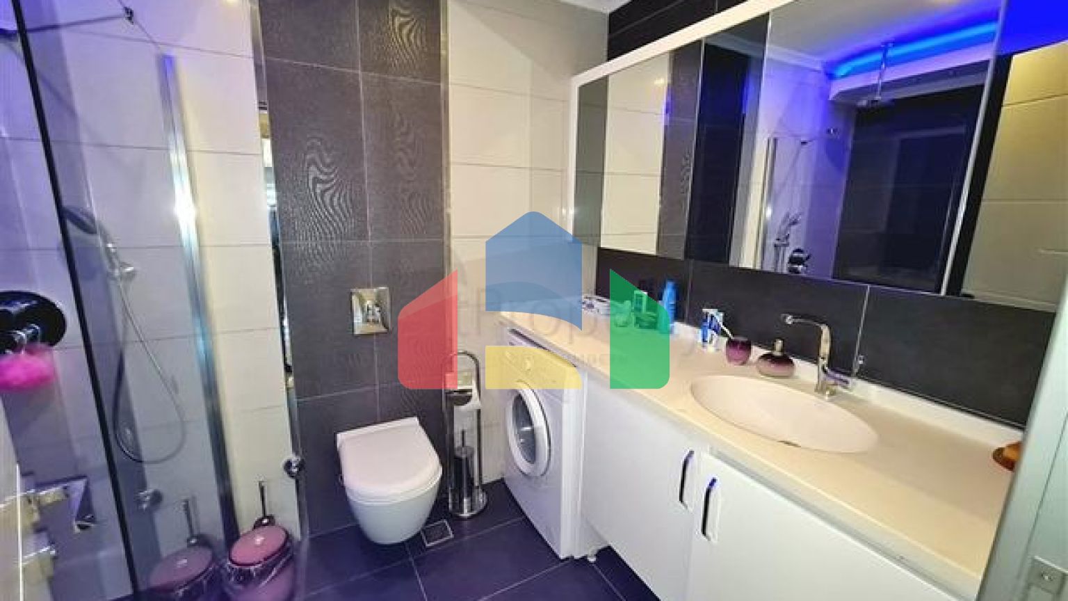 Квартира в шикарному комплексі плануванням 2 + 1 в елітному районі Оба