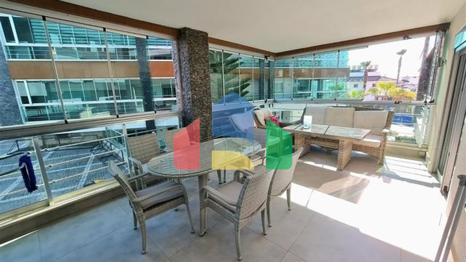 Квартира в шикарному комплексі плануванням 2 + 1 в елітному районі Оба