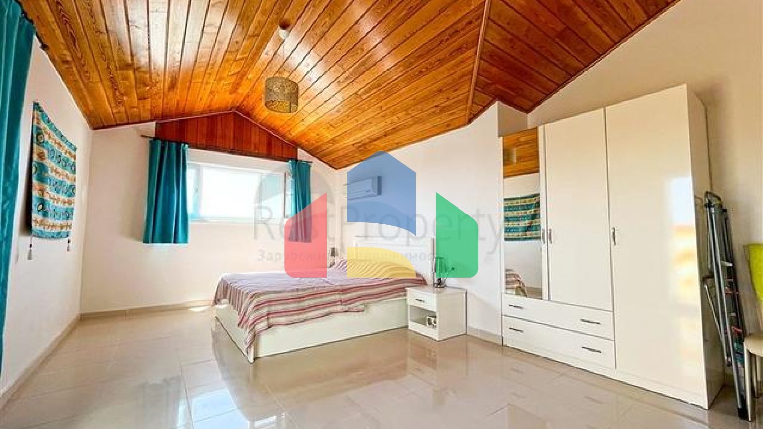 Просторная квартира с удобным местом расположения в районе Оба