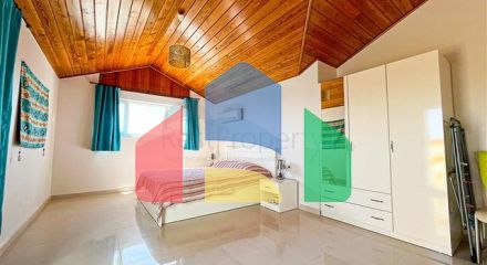 Просторная квартира с удобным местом расположения в районе Оба